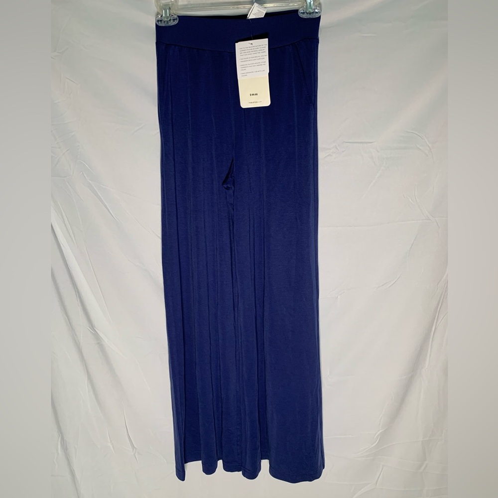 NWT Fabletics Kristin Pant XXS Navy